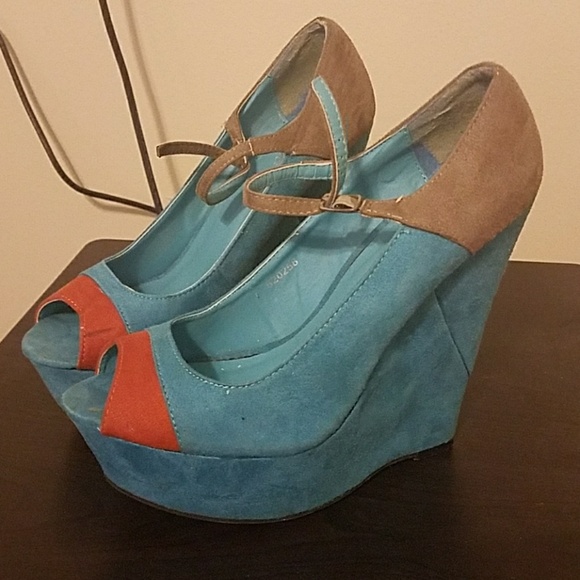 Shoes - Picture 2 of 2